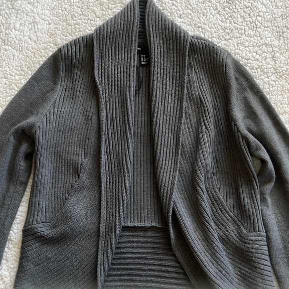 H&M Medium Dark Gray Ribbed Cardigan Sweater - Picture 2 of 5